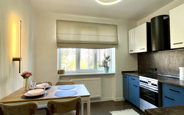 3kh Komnatnye U Nevy S Yakhtami Apartments