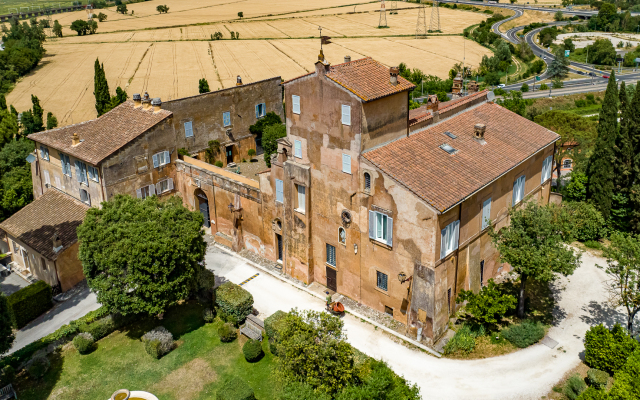 Castello Del Duca Hotel