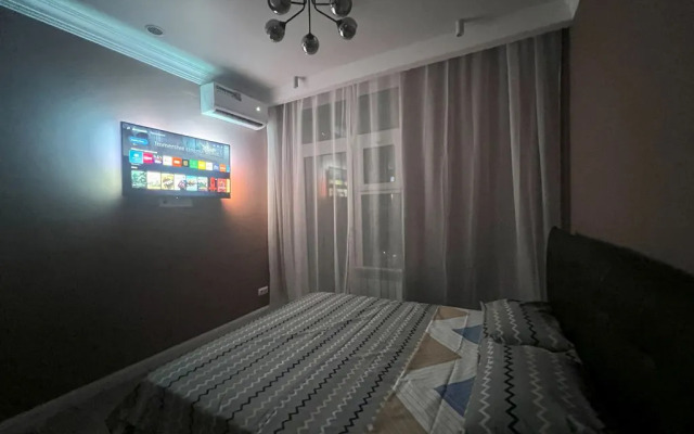 V Tsentre Goroda V Zhk Levoberezhye Flat
