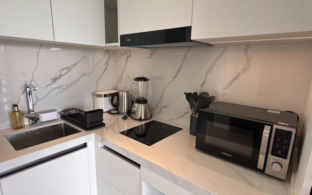 Апартаменты 2 Спальни Первая Линия Пляжа Лаян от Capital Pro