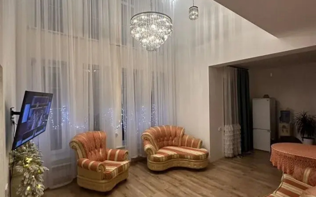 Частный дом Четырехкомнатный домик в лесу