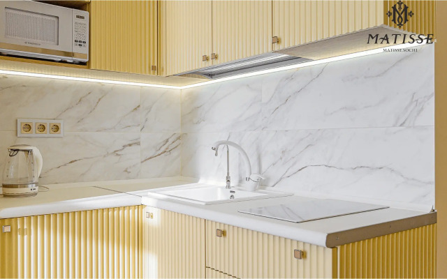 Апартаменты с Балконом и Видом на Море в Cамом Сердце Адлера