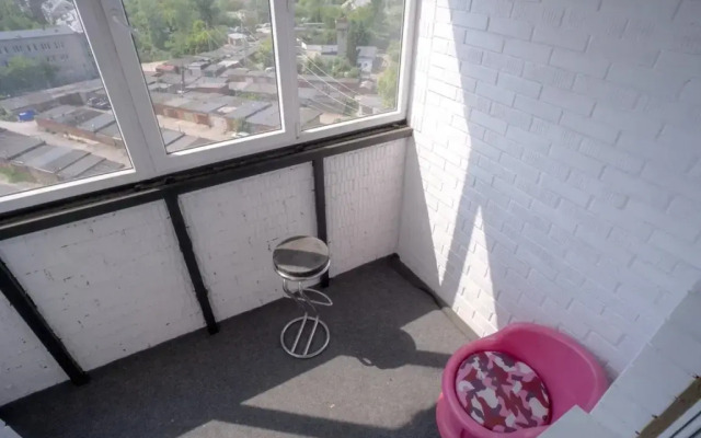 So Stilnym Remontom 1 Apartments