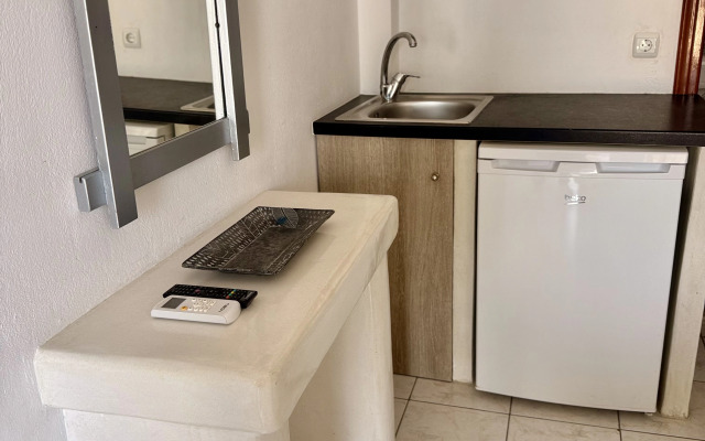 Мини-отель Aegean Nest Studios - Adults only