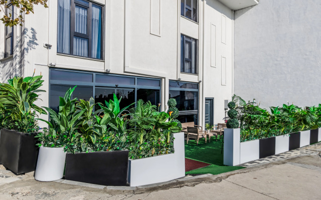 Отель Solin Airport Hotel