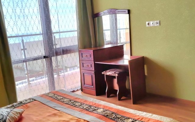 Uyutnaya Yevro-Dvushka U Morya S Panoramnym Vidom