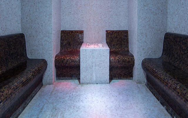 Royal Teos Thermal Resort Clinic & Spa Resort (Halal Hotel)