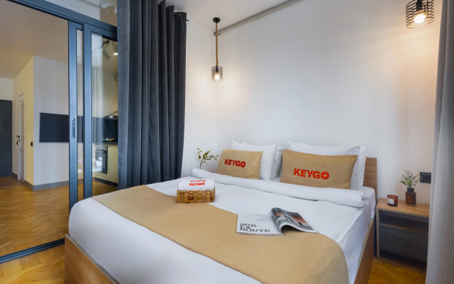 KeyGo #0149 2 Bedroom Design near Saryan Street Apartments