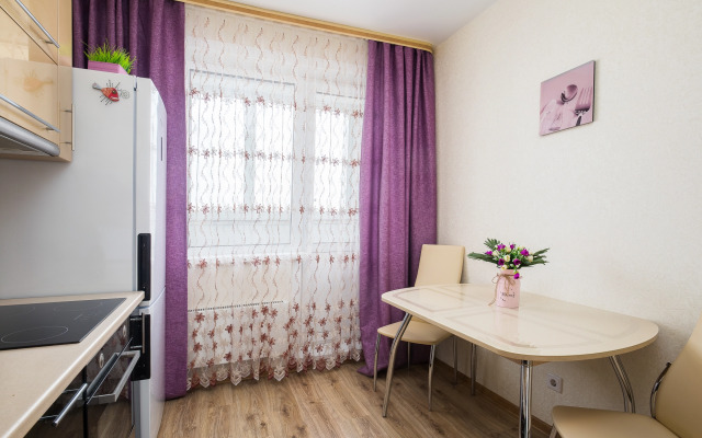 Na Ulitse Romanova 60/1 Flat