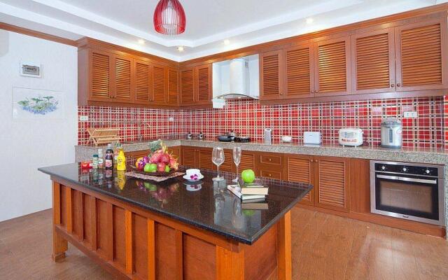 Thai Pool Villa with Pool and Parking Villa