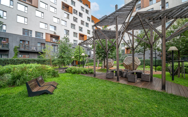 Студия у Метро Космонавтов