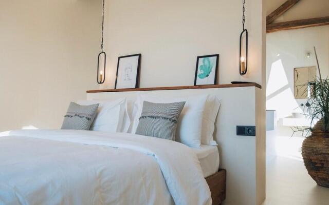 To Be Social House Hotel