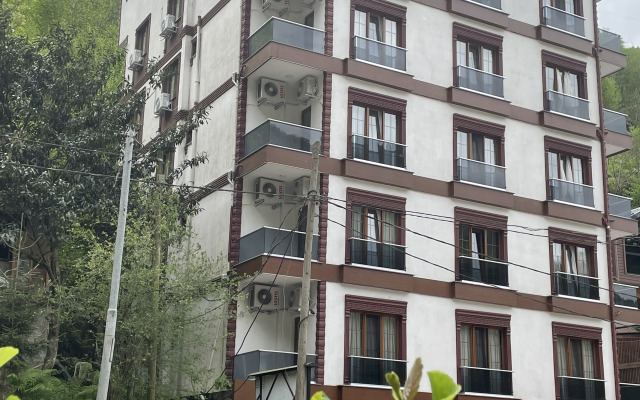 Pugari Hotel