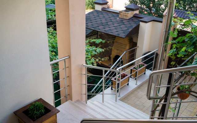 Tsvetochny Ray Guest House