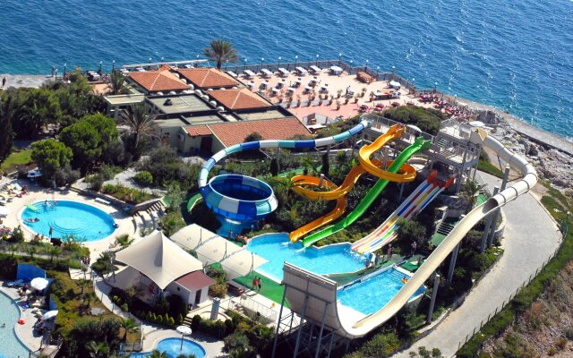 Отель Pine Bay Holiday Resort