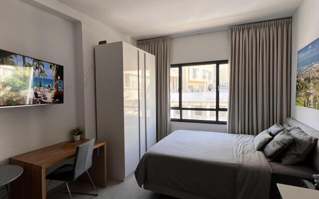 Апартаменты White Door Apartments