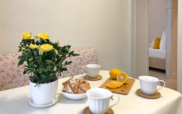 Апартаменты Двухкомнатные YarKo Цветы