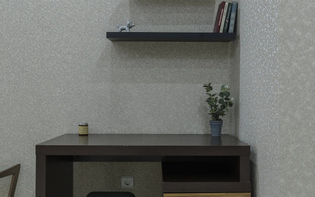 V Azhk Parusa Flat