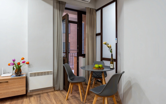 KeyGo №0128 I 1 Bedroom I Balcony I Near Park Apartments
