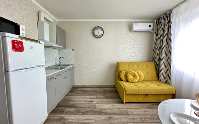 Eustoma, Ryadom s TTS Kristall Apartments