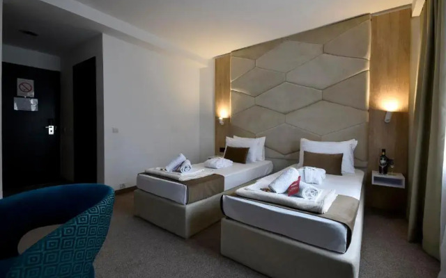 Sumadija Hotel