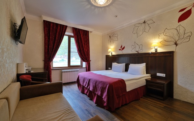 GrandShale Hotel