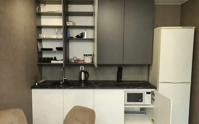 Dizaynerskaya Yevrodvushka Flat