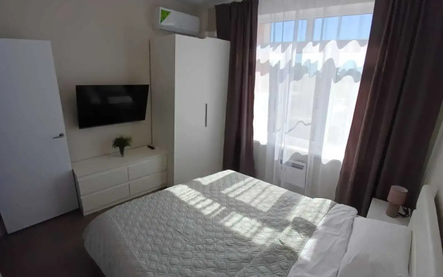 Квартира с Бacсeйнoм в ЖК Кипарис 298