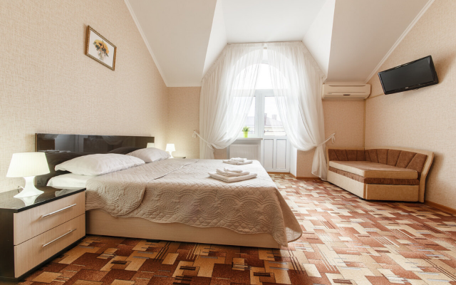 Chelsi Hotel