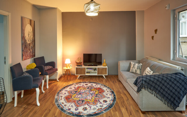 Entrance floor 2 bedrooms at Taksim Flat