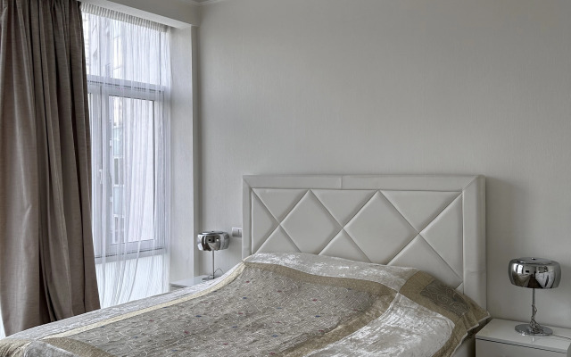 Shikarnaya na Naberezhnoy Verkhnego Ozera Flat