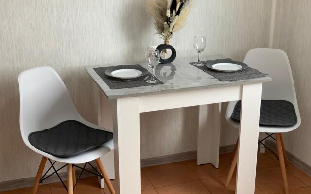 Апартаменты Ассорти на 12 Этаже с Потрясающим Видом на Реку Обь