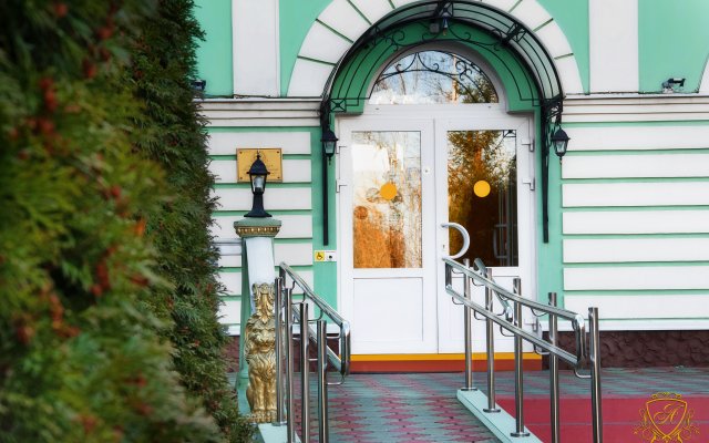 Aleksandriya-Peterhof Hotel