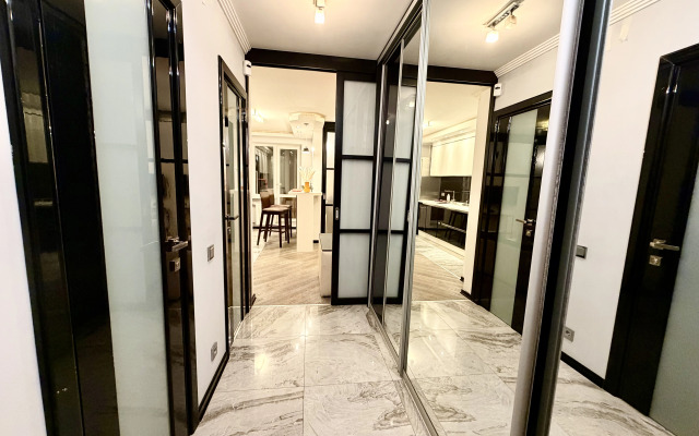 Квартира Лайф Апарт Стильная Евро 2-ка Новорогожская 28