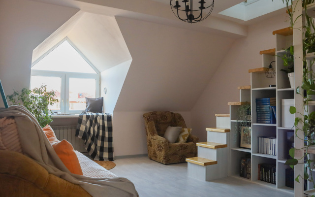 Trekhkomnatnye apartamenty Pro.apartment Mansarda Amalienau Na Pugacheva Apartments
