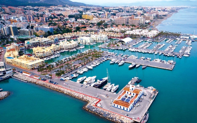 Puerto Marina Beach Apartments