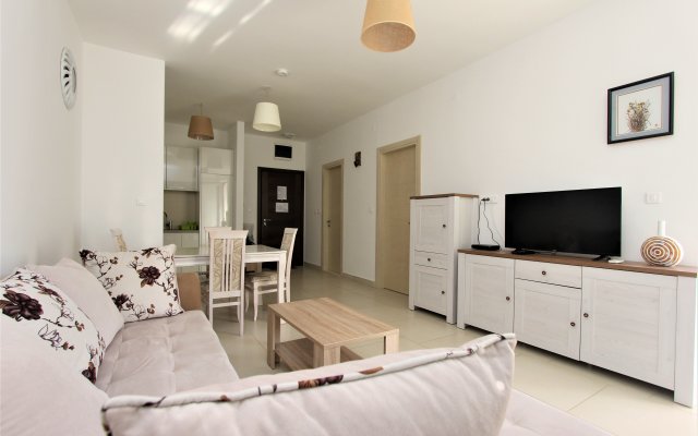 4 Stars 1-Bedroom Apartment Morinj D4 Flat