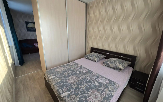 Квартира Трехкомнатная Сургут