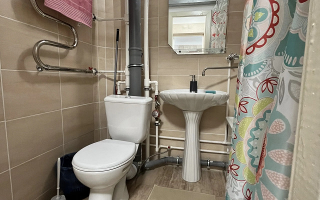 Shikarnaya odnushka vozle Akvaparka Flat