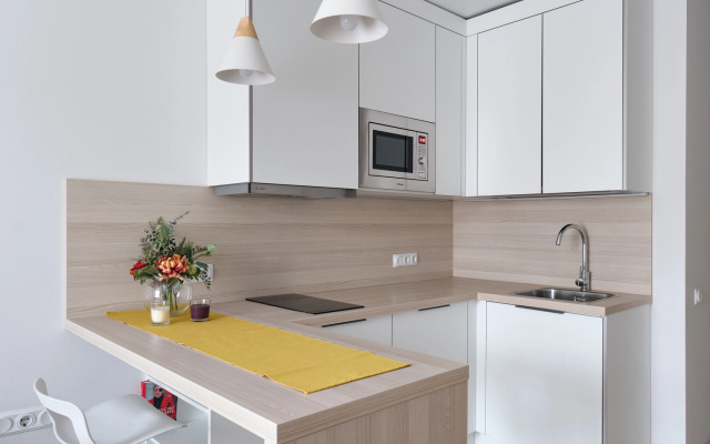 Ye's (k) 3037 Apartments