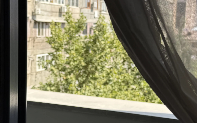 Apartamenty s 2 spal'nami i balkonom v centre goroda ot Sweet Home