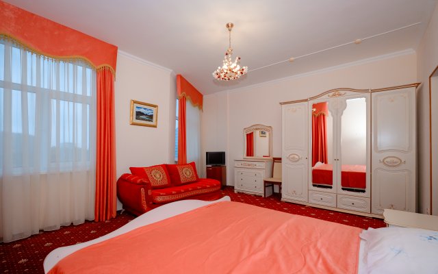 Kiparis Hotel