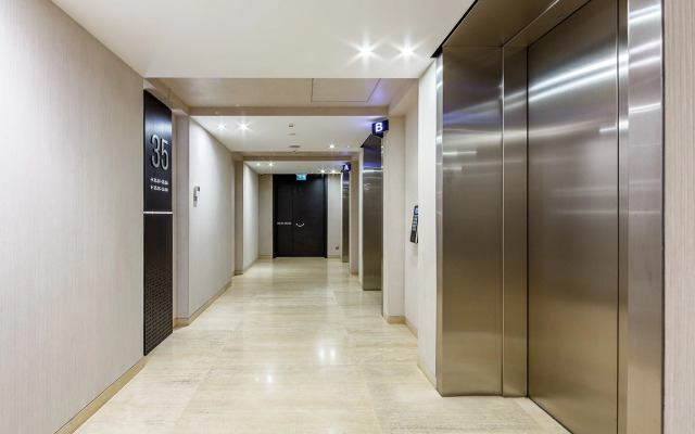 Апартаменты Комфортная студия на 35 этаже башни Оko