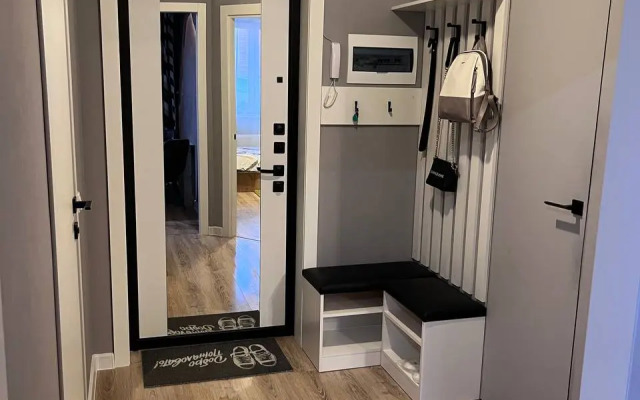 Duet Flat