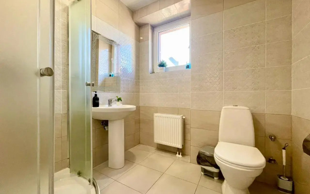 Chetyrekhmestnaya Studiya Teply Veterok Flat