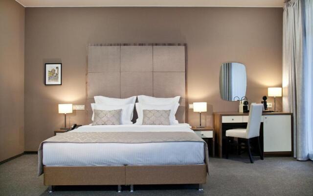 L hotel Hotel