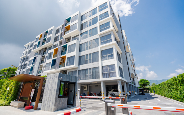 Uyutnye Apartamenty s Vidom na Ozero v Laguna Apartments