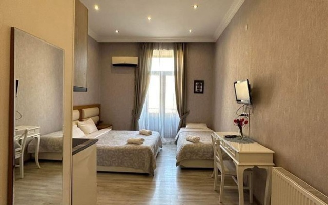 Visiting Nona Apart Hotel