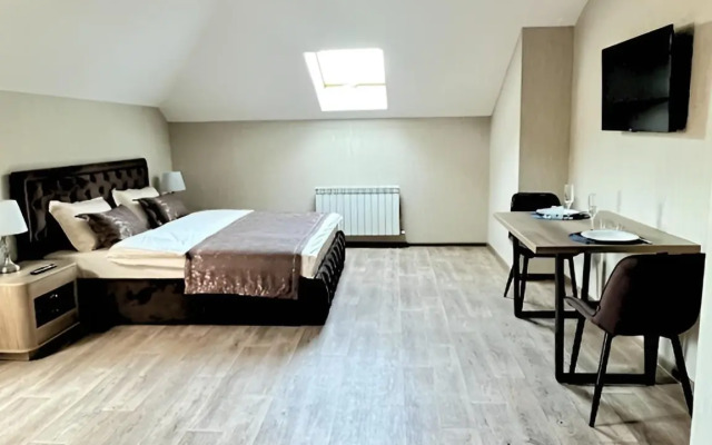 Eva Apartments  Guest House