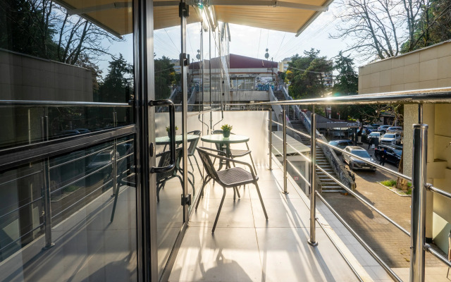 Orange Apart V Tsentre Sochi Na Navaginskoy Apartments